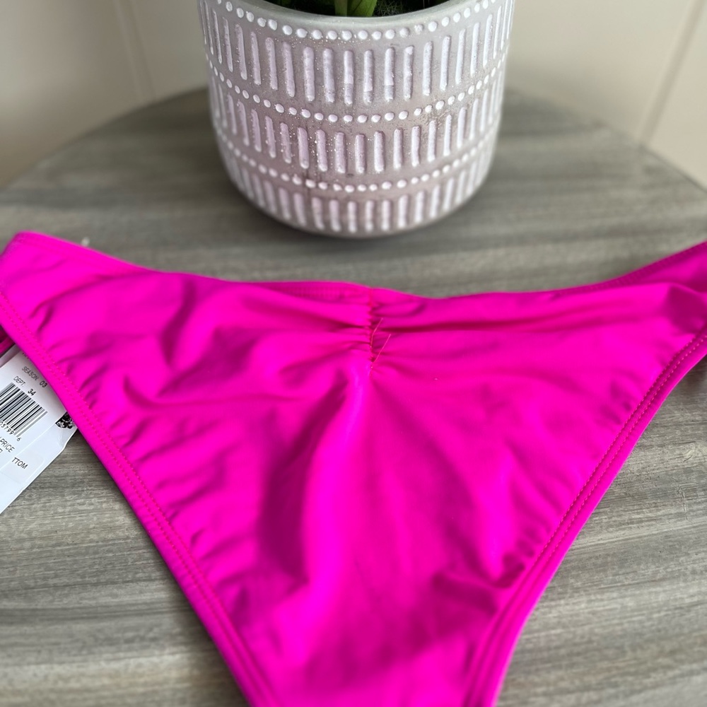 Hula Bay neon pink bikini bottoms NEVER WORN